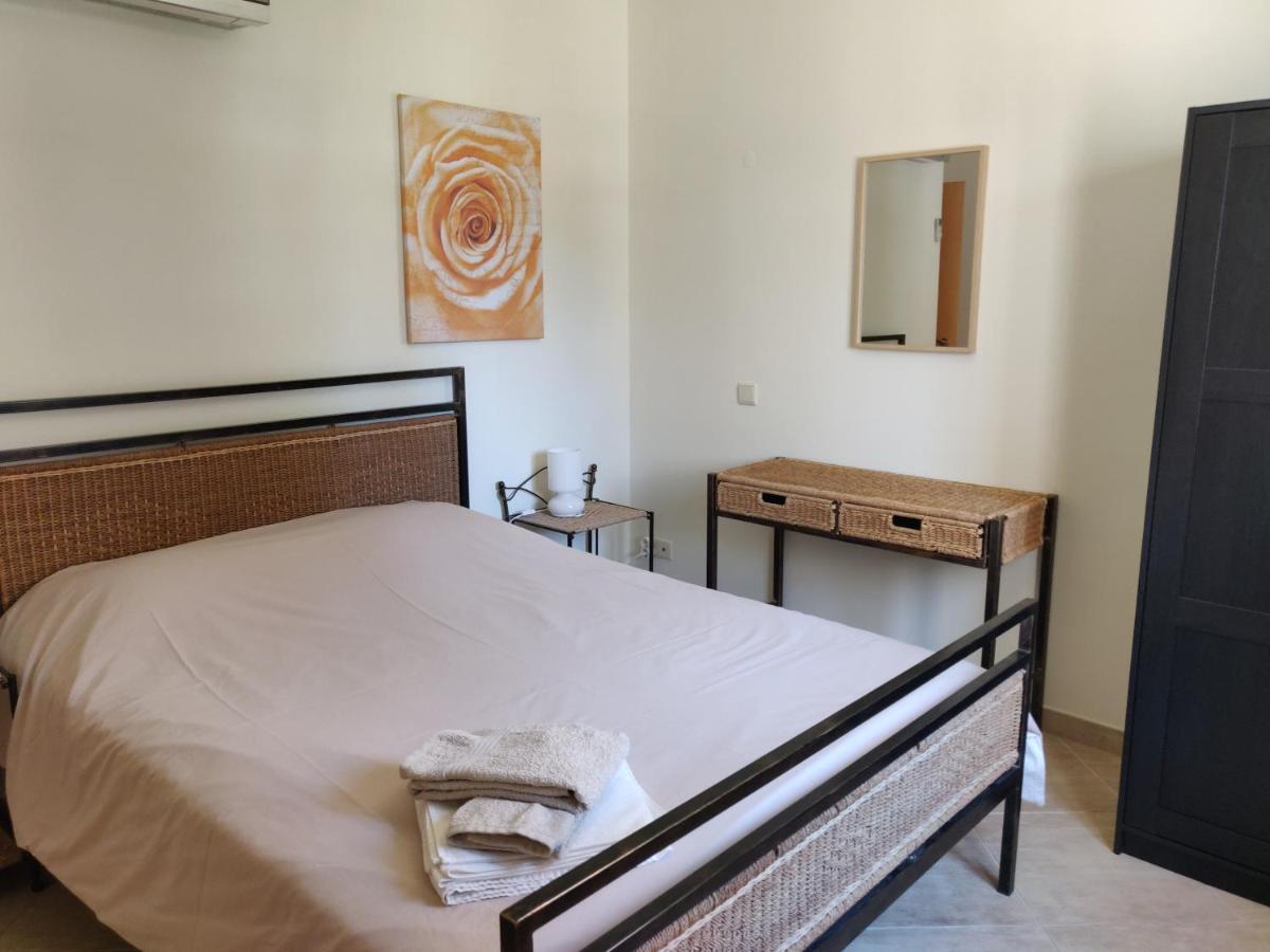 Apartment Algarve Albufeira, Quiet With Pool At 10 Mn Walk From Da Falesia